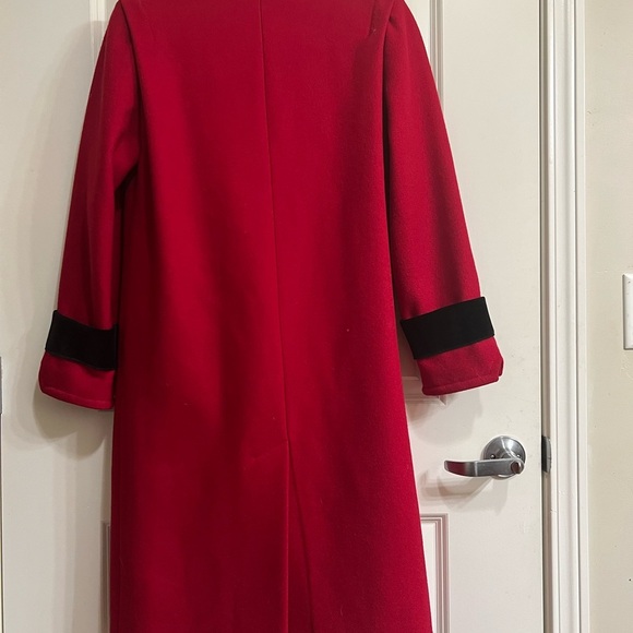 Vintage Red Coat - Picture 6 of 9